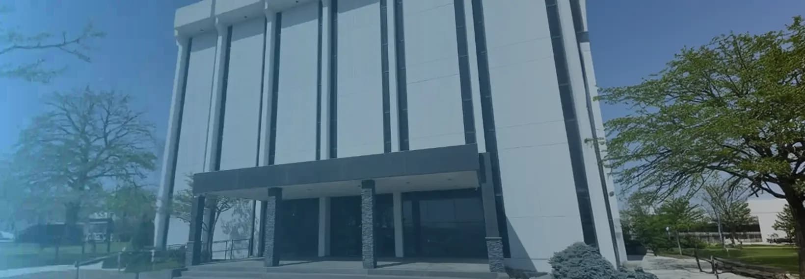 Exterior of the SOS Wellness Middletown office building, where the in-person IOP meets